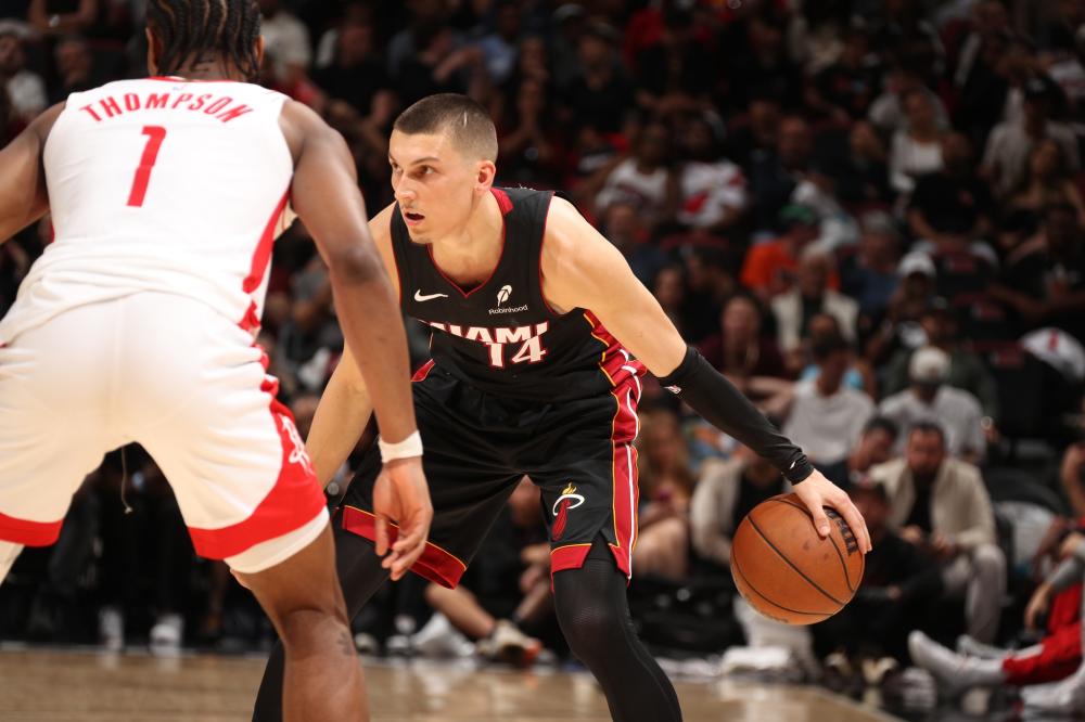 也暴露出国 也暴露出国